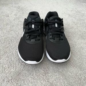 Women’s Nike Revolution 6